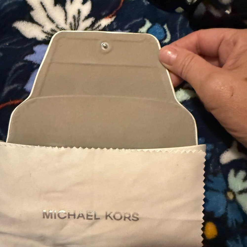 Michael Kors Sun Glasses with case. - Picture 5 of 6